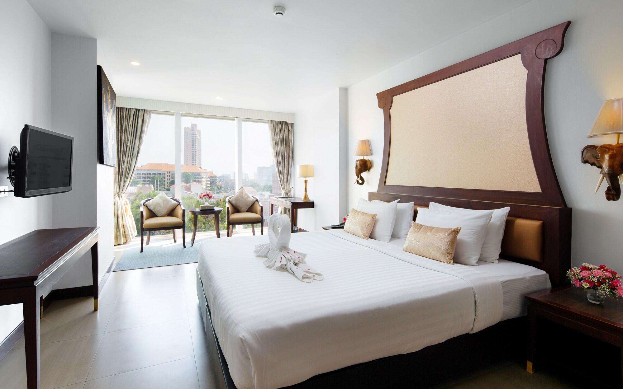 Отель Aiyara Grand 5*
