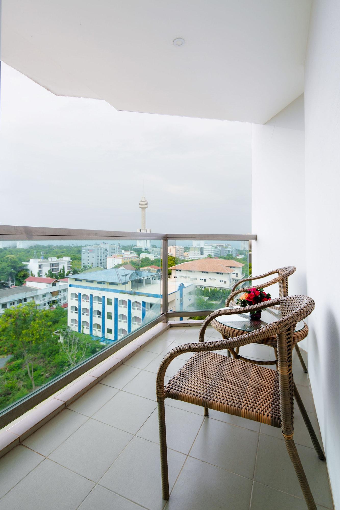 Aiyara Grand Отель 5*