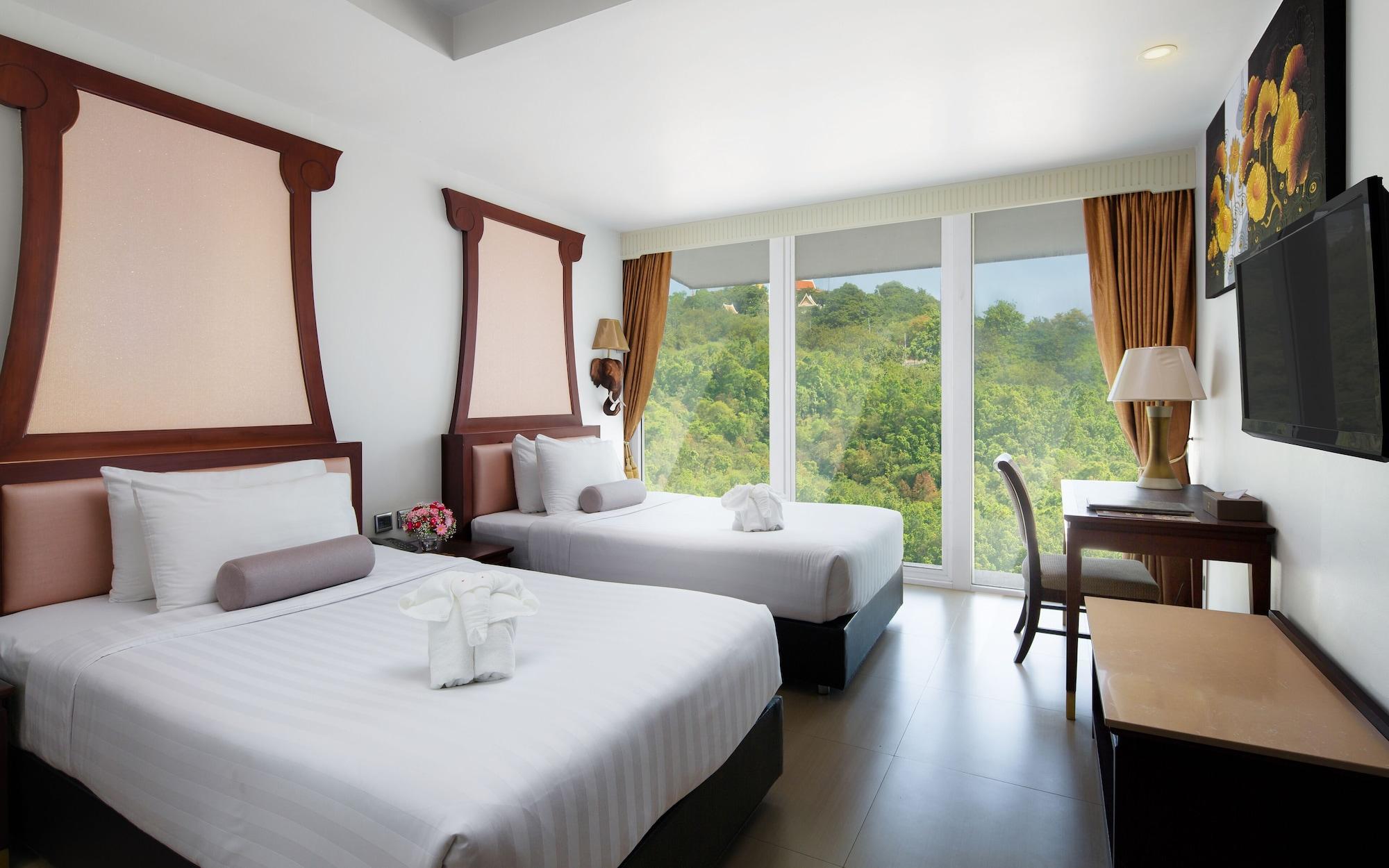 Aiyara Grand Отель 5*
