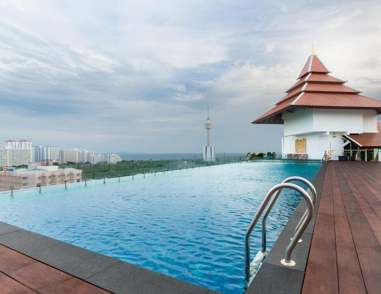 Aiyara Grand Отель 5*